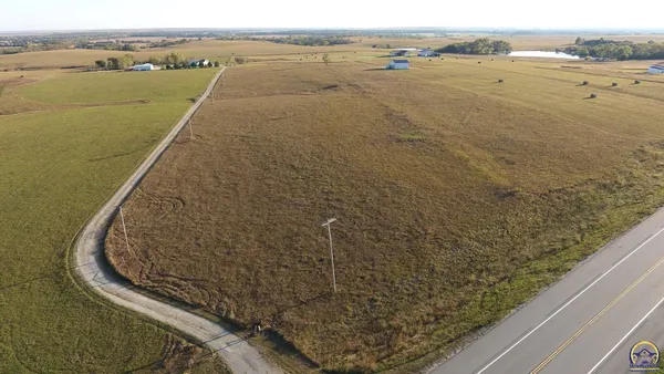 $47,400 | 1961 Highway 50, Strong City, KS 66869