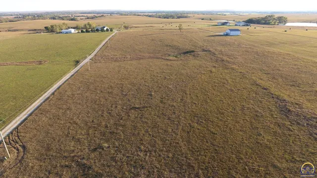 $47,400 | 1961 Highway 50, Strong City, KS 66869