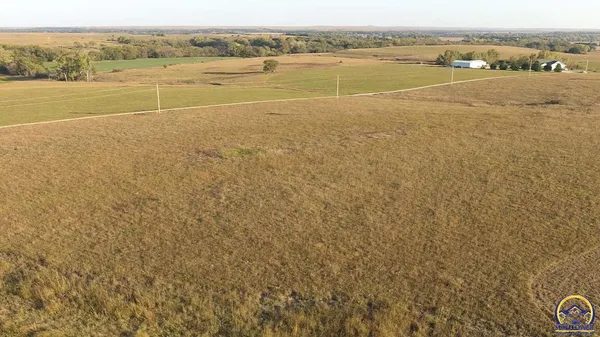 $47,400 | 1961 Highway 50, Strong City, KS 66869