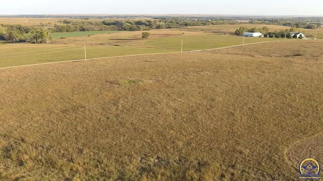 $47,400 | 1961 Highway 50, Strong City, KS 66869