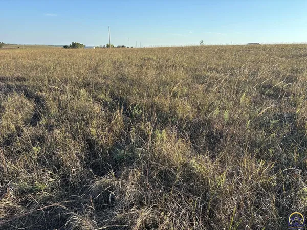 $47,400 | 1961 Highway 50, Strong City, KS 66869