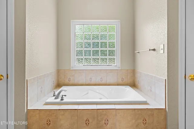 $615,000 | 1812 Crazyhorse Drive, Maryville, TN 37801