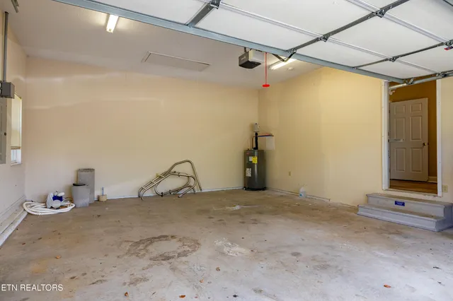 $615,000 | 1812 Crazyhorse Drive, Maryville, TN 37801