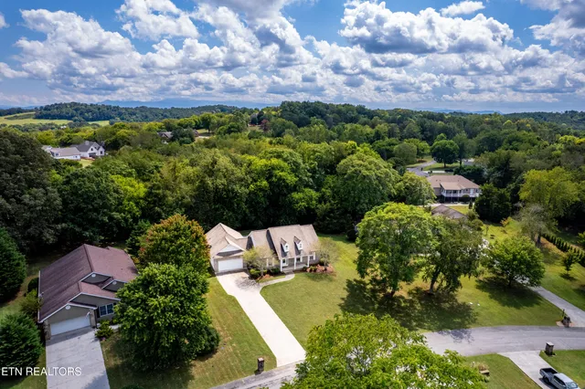 $615,000 | 1812 Crazyhorse Drive, Maryville, TN 37801