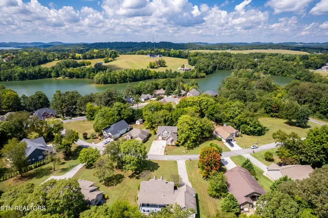 $615,000 | 1812 Crazyhorse Drive, Maryville, TN 37801
