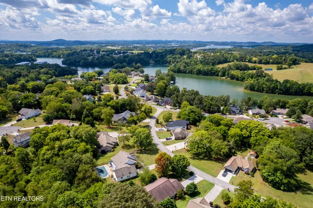 $615,000 | 1812 Crazyhorse Drive, Maryville, TN 37801