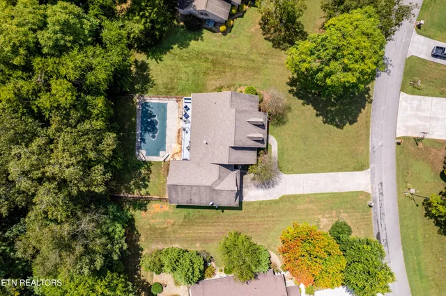 $615,000 | 1812 Crazyhorse Drive, Maryville, TN 37801