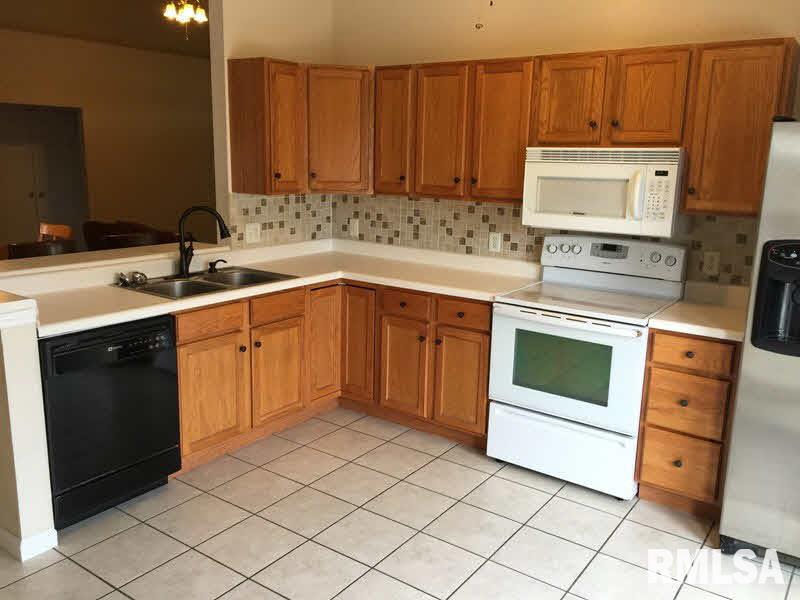 407 Emperor Lane Herrin, IL 62948 - Photo 11 of 22 Gallery Image 11