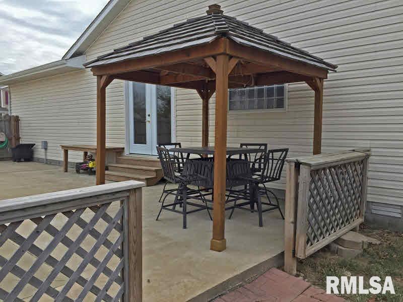 407 Emperor Lane Herrin, IL 62948 - Photo 4 of 22 Gallery Image 4