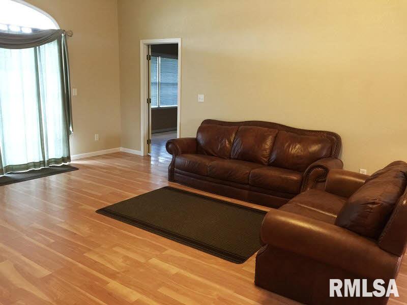 407 Emperor Lane Herrin, IL 62948 - Photo 7 of 22 Gallery Image 7