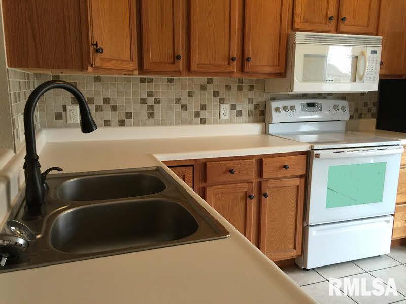 407 Emperor Lane Herrin, IL 62948 - Photo 10 of 22 Gallery Image 10
