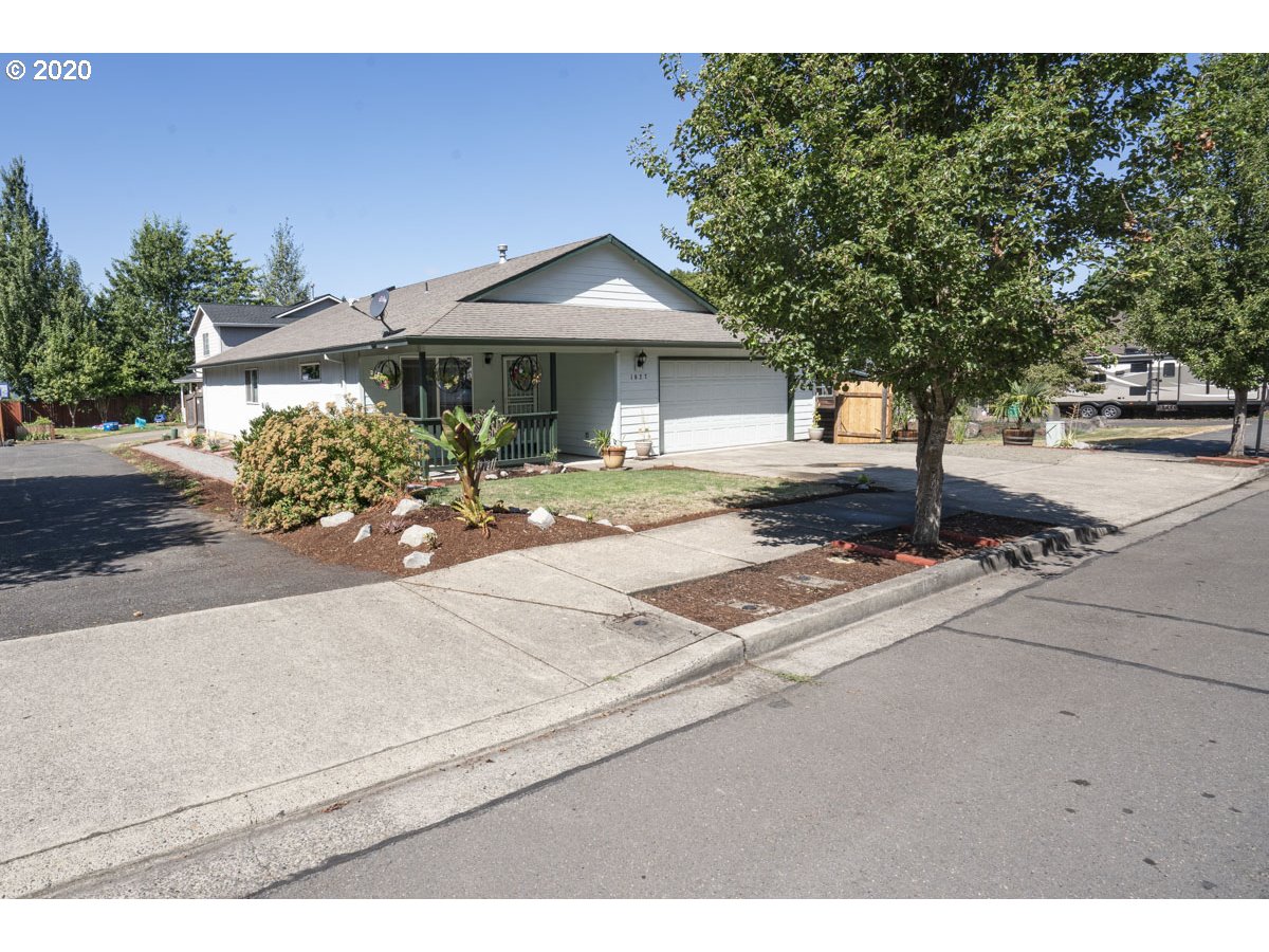 1027 Southeast Barnes Road Gresham, OR 97080 - Photo 2 of 25