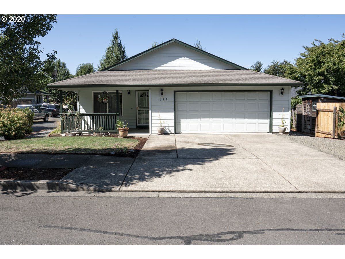 1027 Southeast Barnes Road Gresham, OR 97080 - Photo 3 of 25