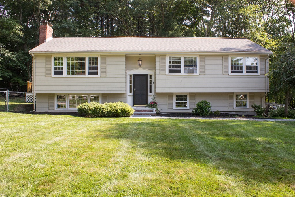 3 Ledgetree Road Medfield, MA 02052 - Photo 1 of 23 Gallery Image 1