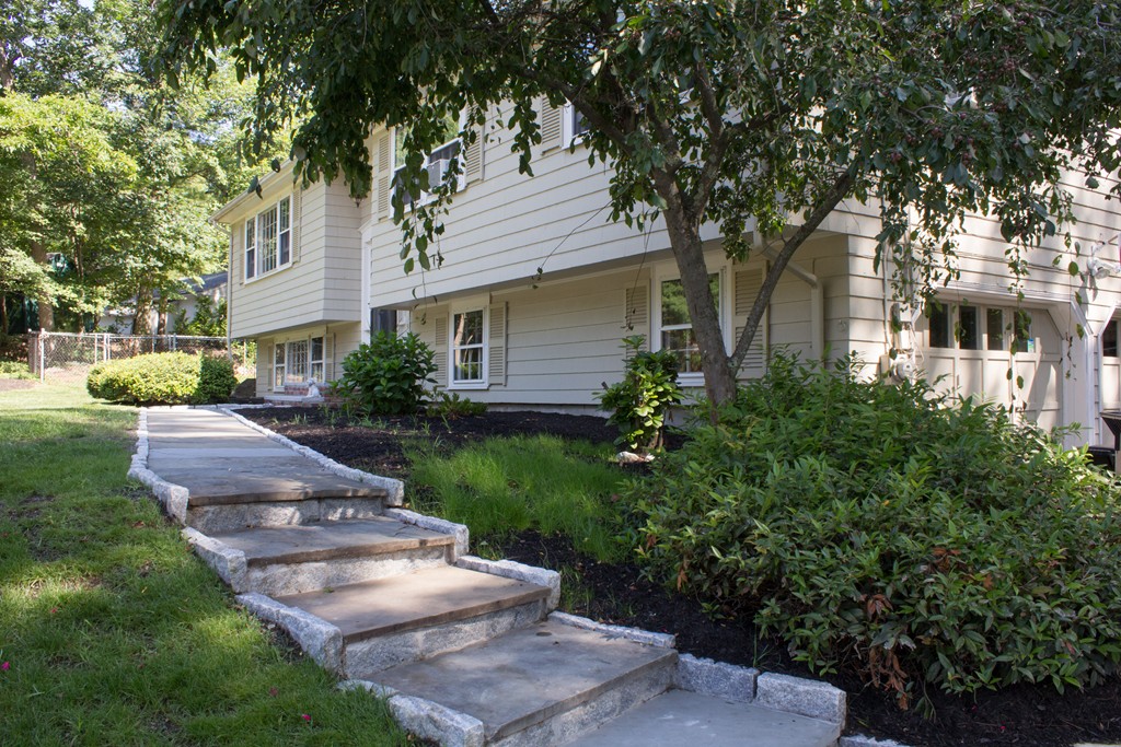 3 Ledgetree Road Medfield, MA 02052 - Photo 2 of 23 Gallery Image 2
