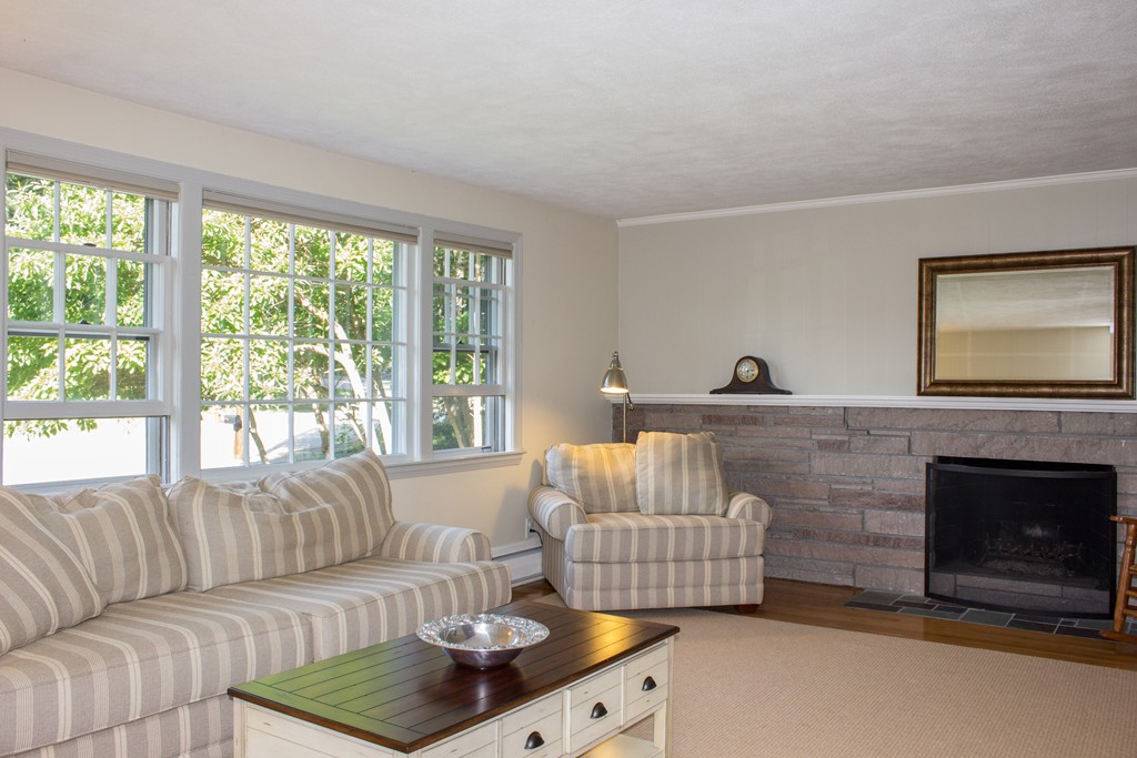 3 Ledgetree Road Medfield, MA 02052 - Photo 4 of 23 Gallery Image 4