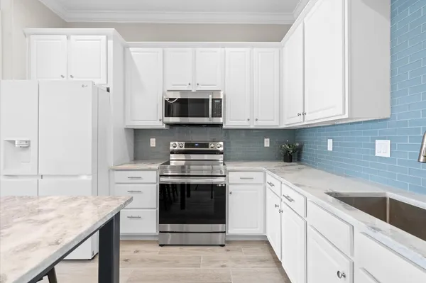 $319,000 | 168 Lake Point Boulevard, Unit C202, Conroe, TX 77356