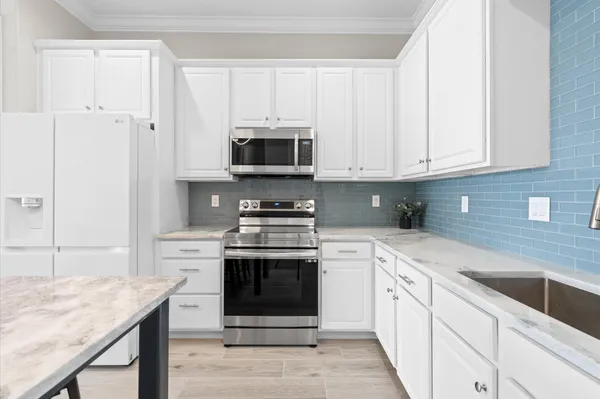 $327,000 | 168 Lake Point Boulevard, Unit C202, Conroe, TX 77356