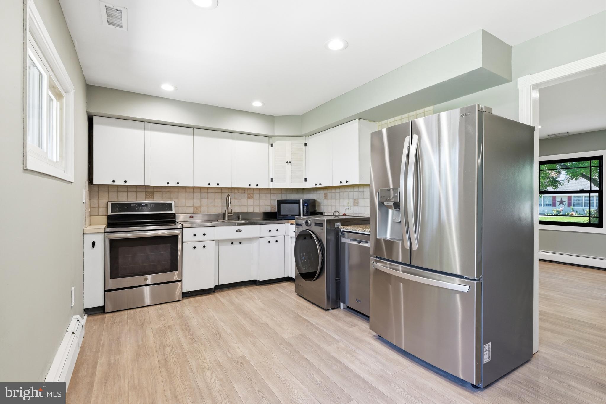 17 Cloister Road Levittown, PA 19057 - Photo 6 of 27 Gallery Image 6
