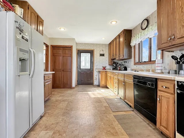 $425,000 | W4269 Birch Creek Road, Unit 6, Menominee, MI 49858