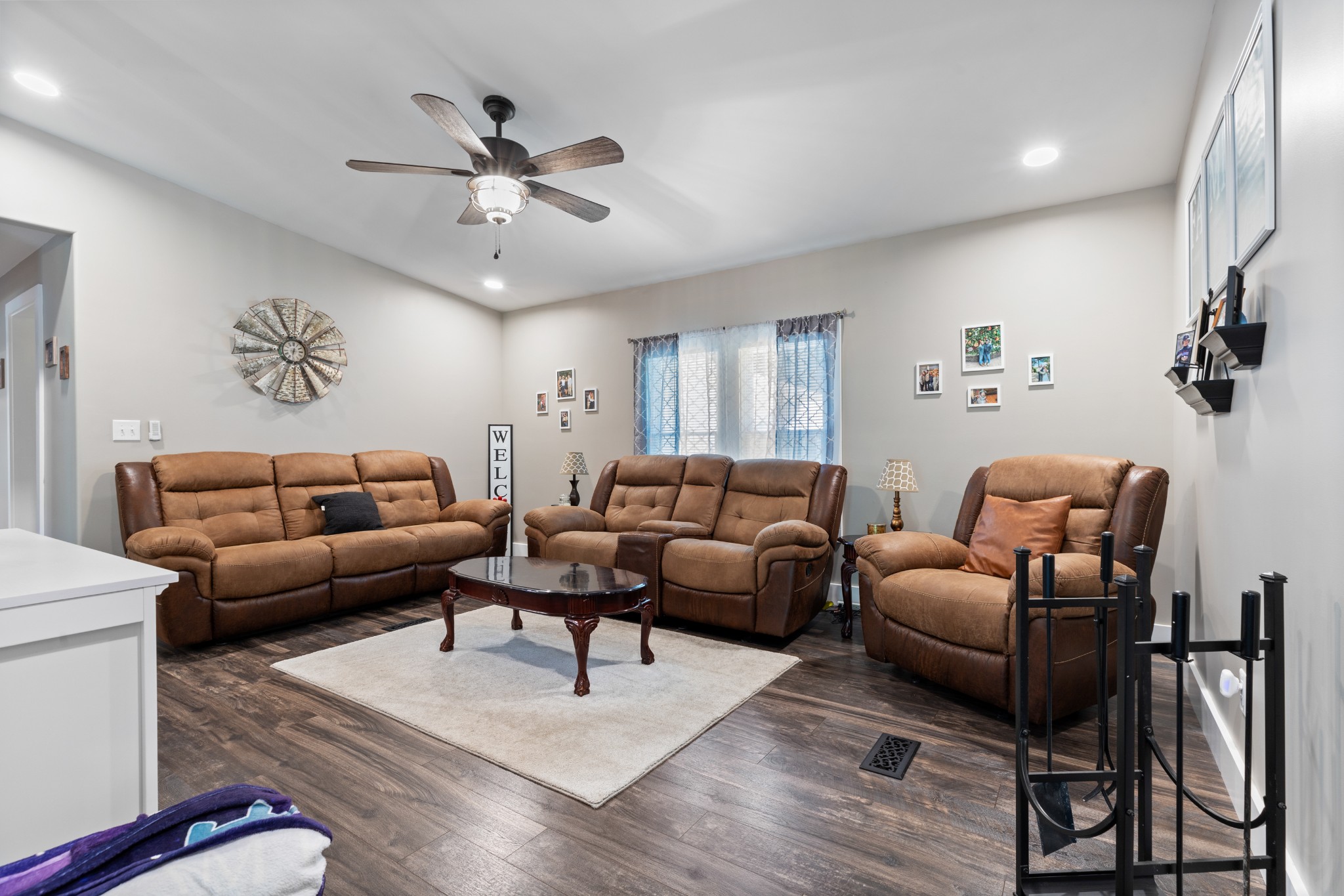 724 Plunders Creek Road Dickson, TN 37055 - Photo 9 of 29 a living room with furniture