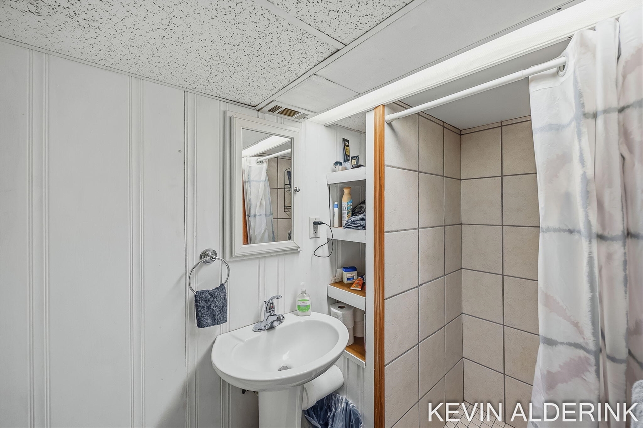 136 South Fairview Road Zeeland, MI 49464 - Photo 25 of 42 Gallery Image 25