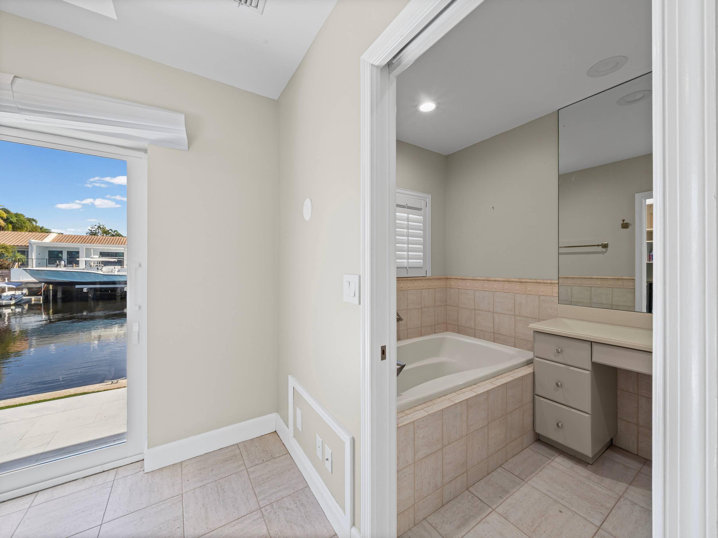 830 Cypress Way Boca Raton, FL 33486 - Photo 20 of 22 Bathroom1