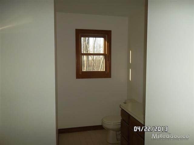 1502 Mayer Road Smiths Creek, MI 48074 - Photo 6 of 15 31144653-5.JPG