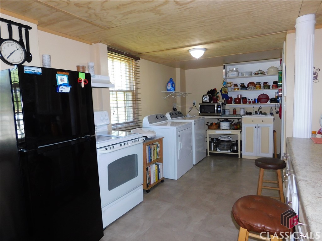 2340 Athens Road Royston, GA 30662 - Photo 2 of 33