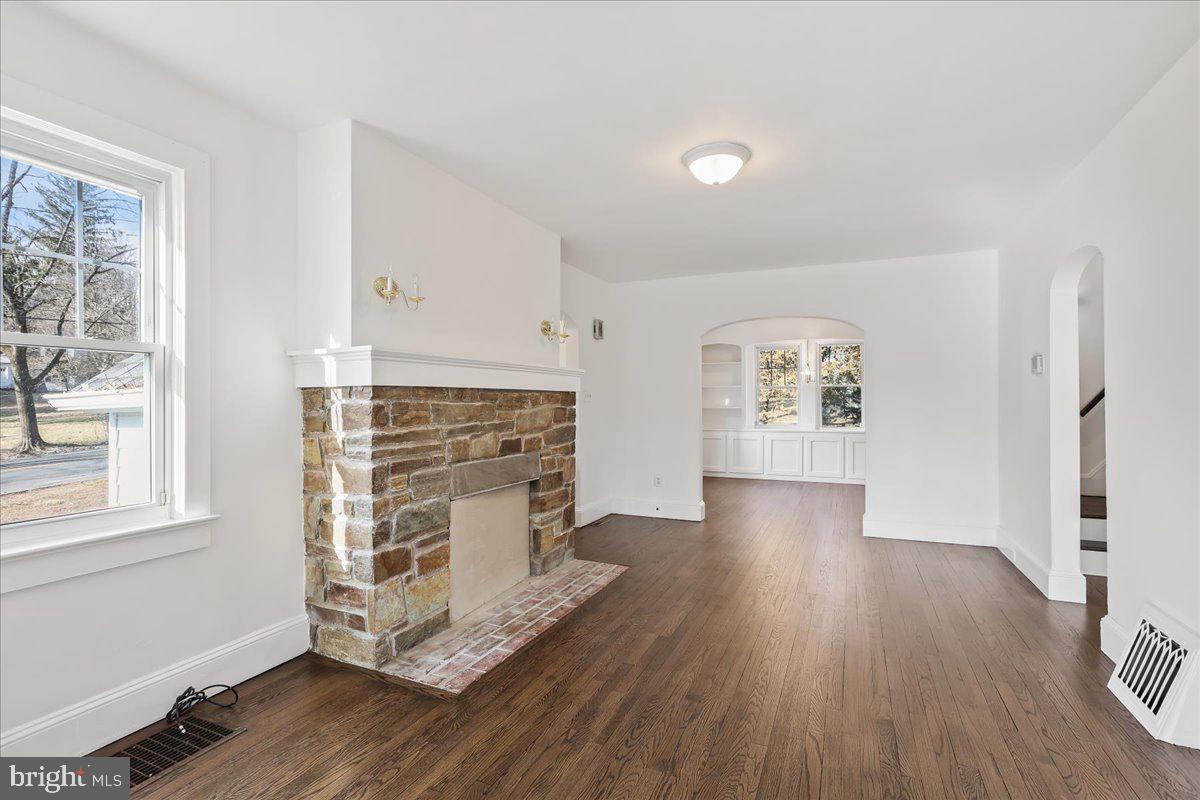 43 Wilburtha Road Ewing, NJ 08628 - Photo 6 of 37
