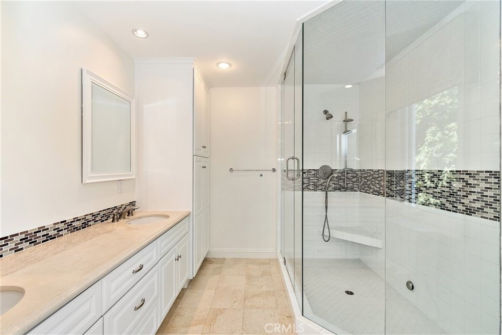 19 Santa Rosa Rolling Hills Estates, CA 90274 - Photo 48 of 62 2nd floor bedroom #6 bathroom
