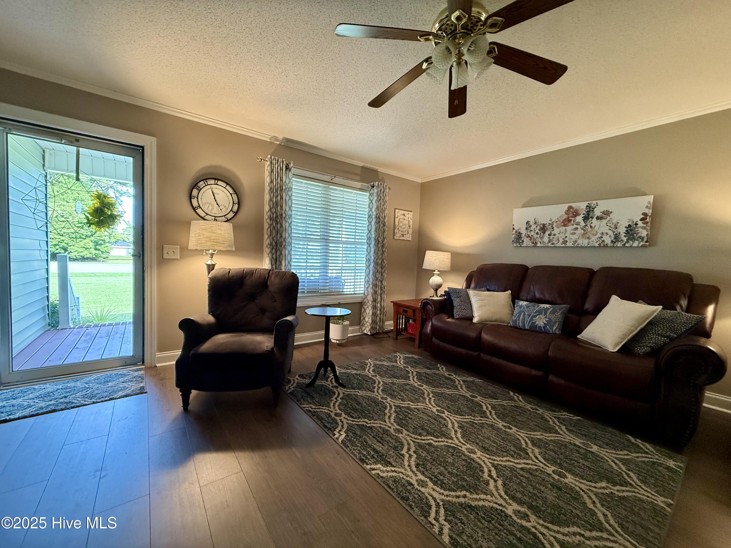 3940 Fire Dept Road Williamston, NC 27892 - Photo 17 of 51 Living Room