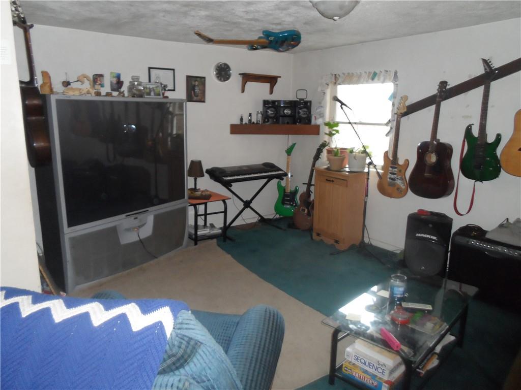 256 Timblin Road Butler, PA 16001 - Photo 8 of 19 Gallery Image 8