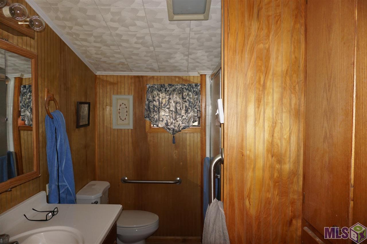 2062 Highway 182 Raceland, LA 70394 - Photo 8 of 15