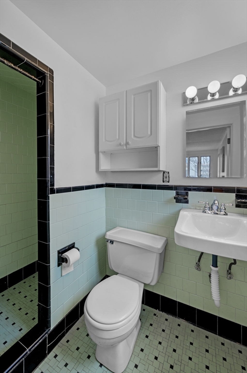 4 Rogers Road Peabody, MA 01960 - Photo 17 of 36 Gallery Image 17
