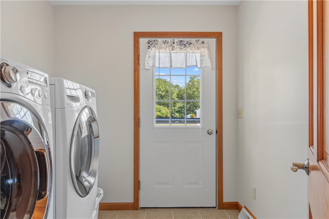 3 Courtney Lane Hopkinton, RI 02832 - Photo 22 of 46