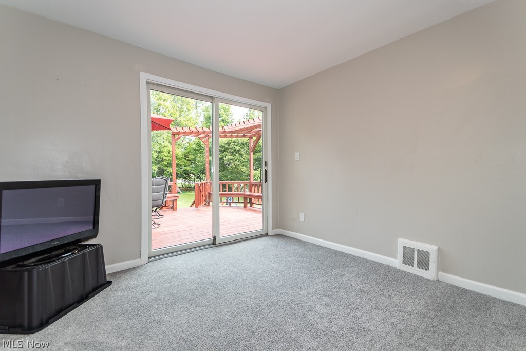 4867 Anderson Road Cleveland, OH 44124 - Photo 30 of 35