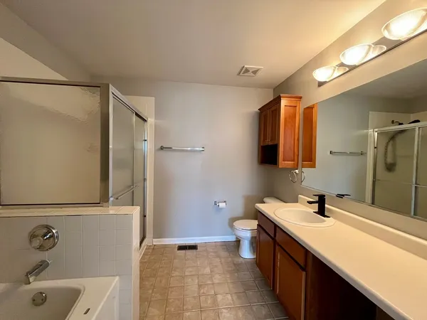 $2,500 | 1919 Golden Gate Lane, Naperville, IL 60563