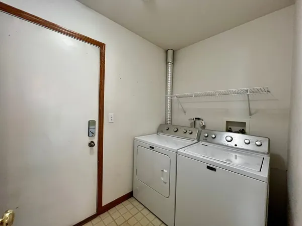 $2,500 | 1919 Golden Gate Lane, Naperville, IL 60563