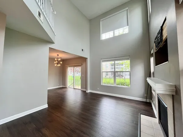 $2,500 | 1919 Golden Gate Lane, Naperville, IL 60563