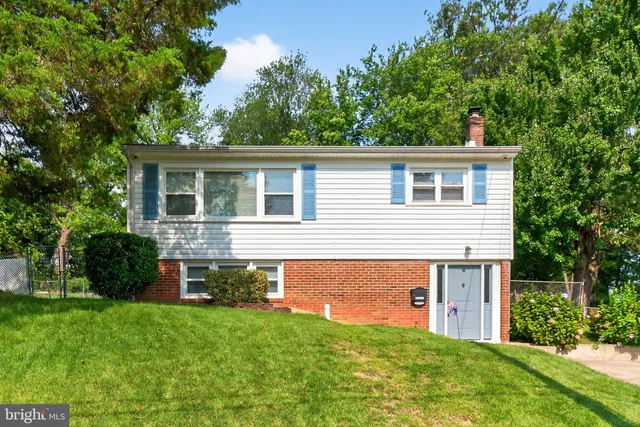 $429,000 | 13430 Greenacre Drive, Woodbridge, VA 22191