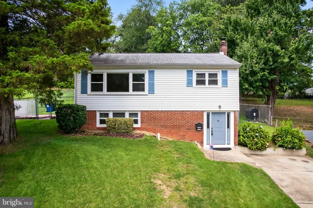 $429,000 | 13430 Greenacre Drive, Woodbridge, VA 22191