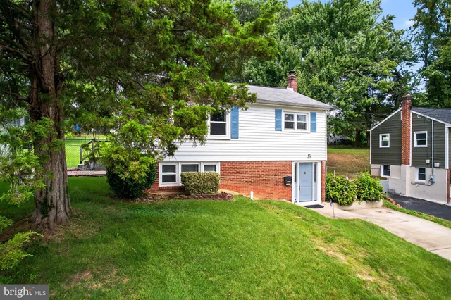 $429,000 | 13430 Greenacre Drive, Woodbridge, VA 22191