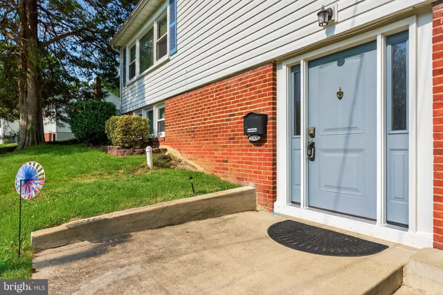 $429,000 | 13430 Greenacre Drive, Woodbridge, VA 22191