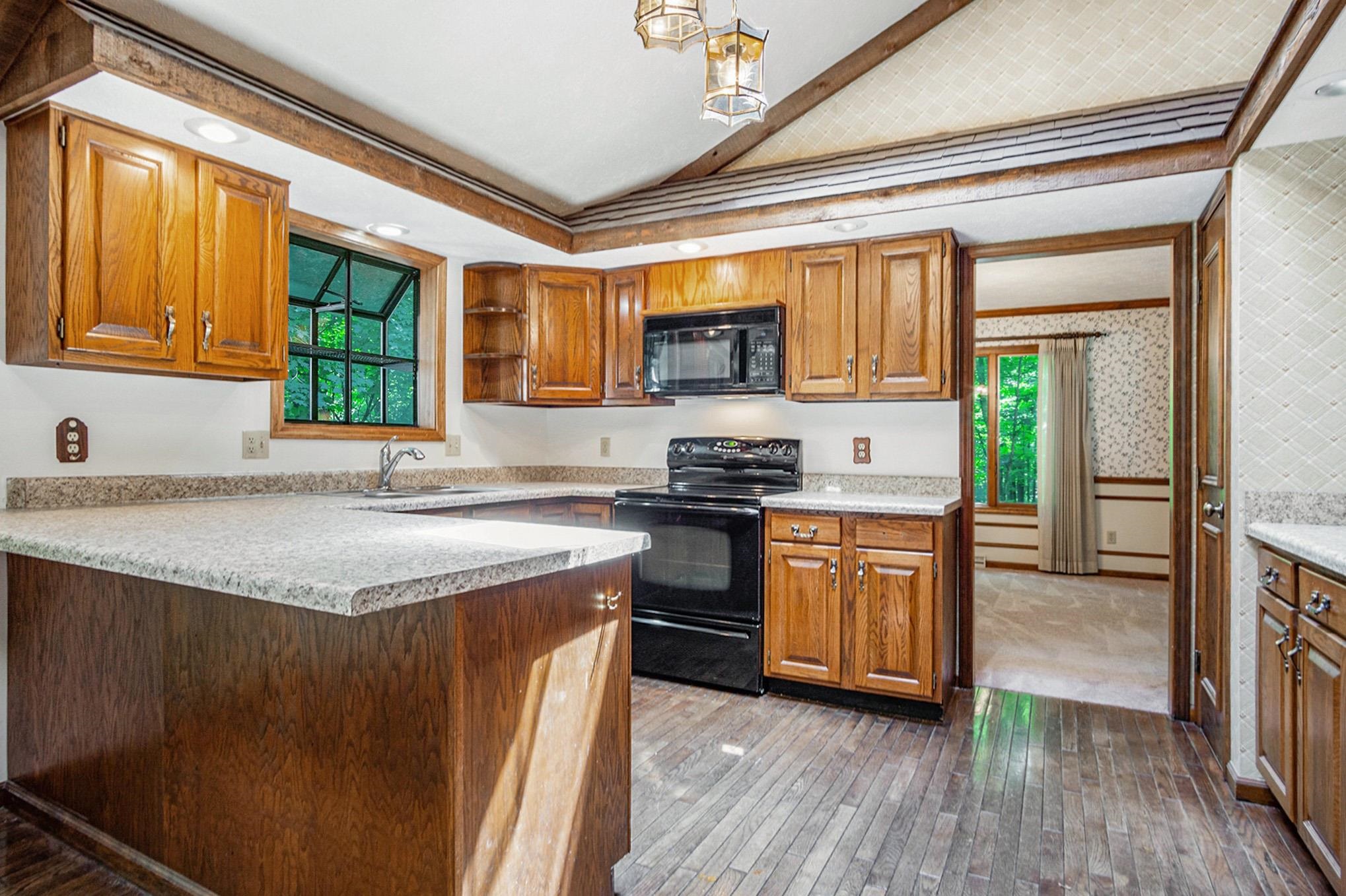 2210 Hook Road Mishawaka, IN 46544 - Photo 9 of 36 Gallery Image 9
