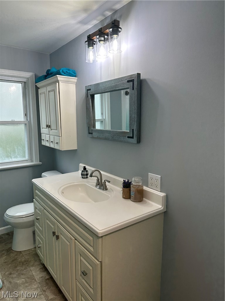 1331 Churchill Road Lyndhurst, OH 44124 - Photo 9 of 35 Bathroom has Tub and handicapped Shower