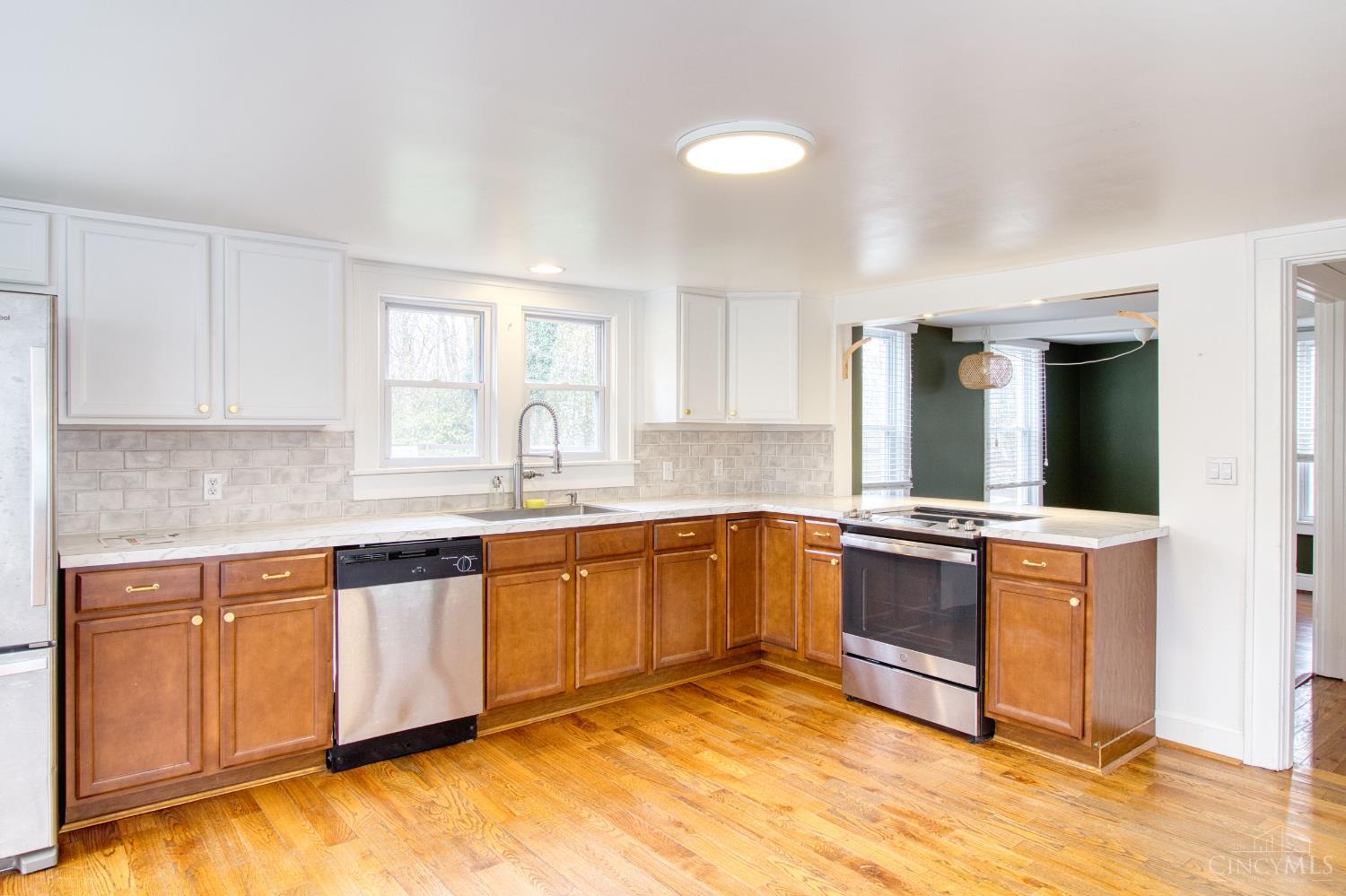 7249 State Road Cincinnati, OH 45230 - Photo 10 of 42