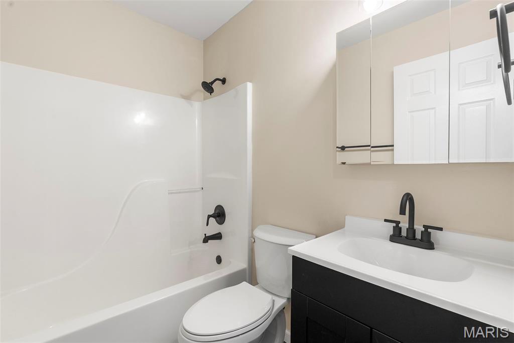 1362 Hunters Hollow Court Eureka, MO 63025 - Photo 13 of 28