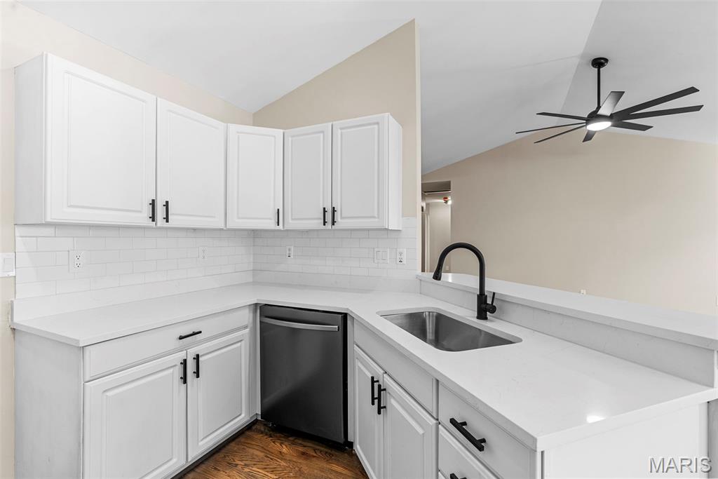 1362 Hunters Hollow Court Eureka, MO 63025 - Photo 8 of 28