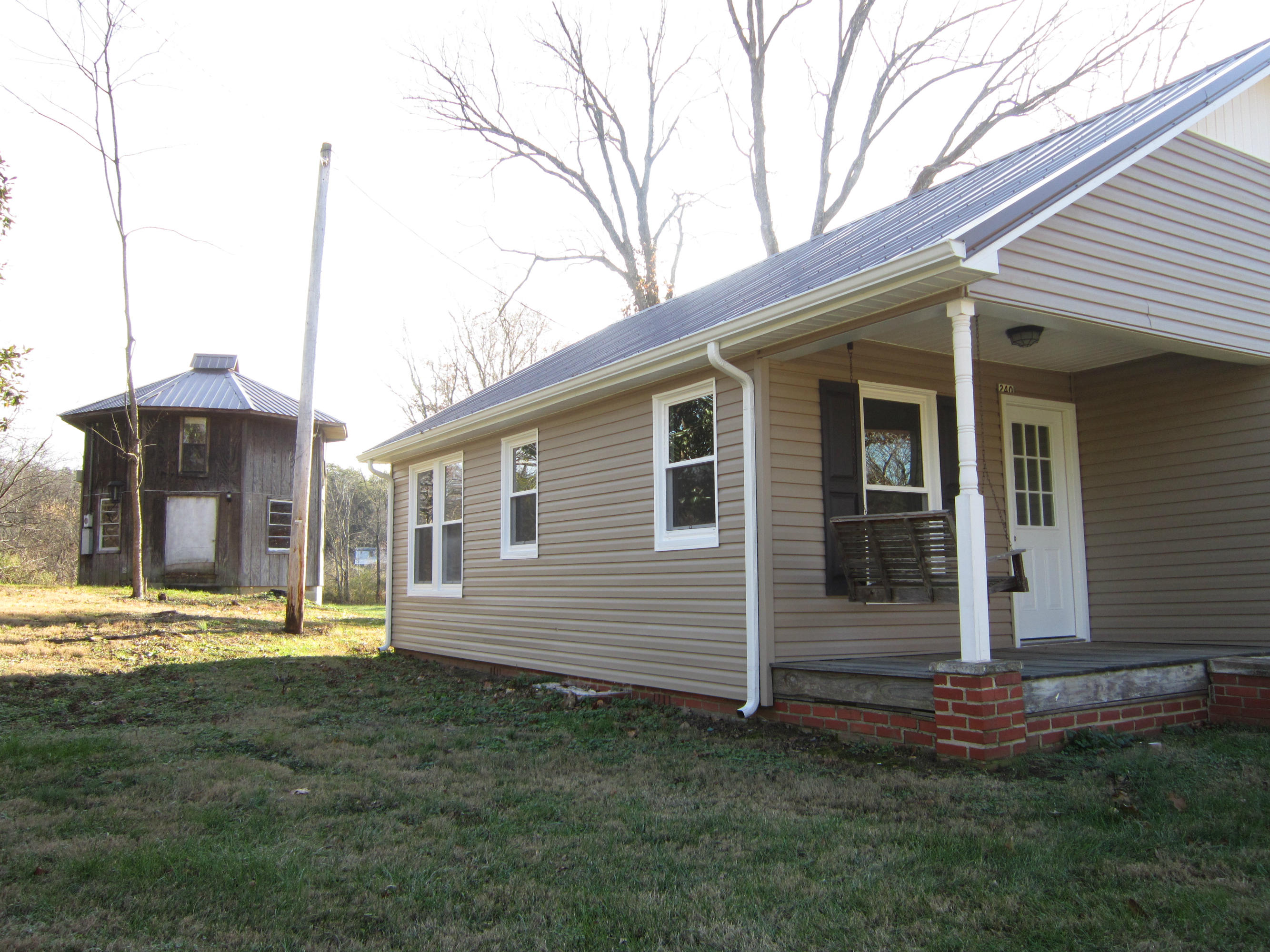 240 Blockhouse Road Maryville, TN 37803 - Photo 3 of 22 Side View with Workshop